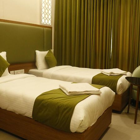 Cosmo Grande Hotel Chennai Exterior photo