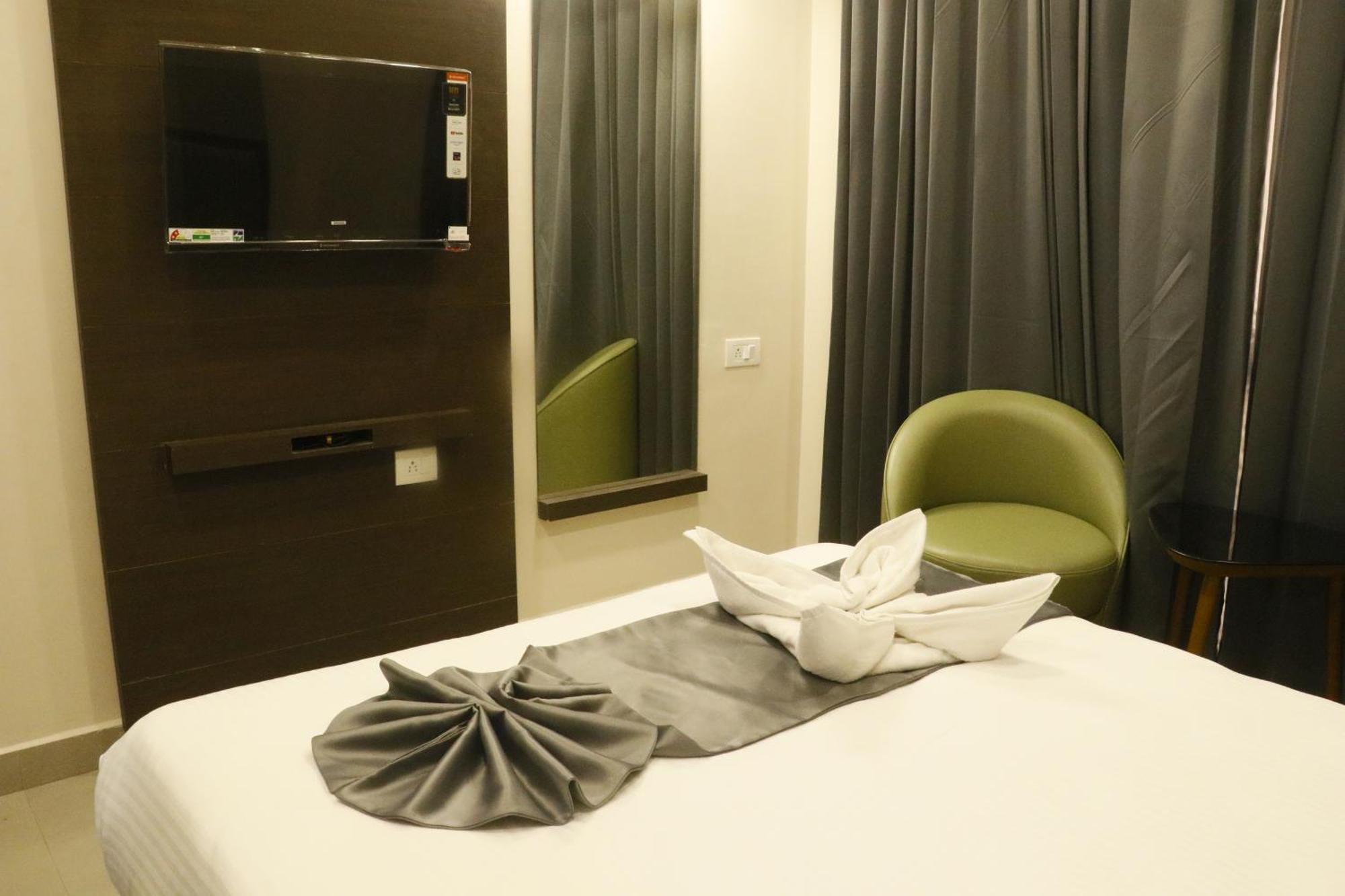 Cosmo Grande Hotel Chennai Exterior photo
