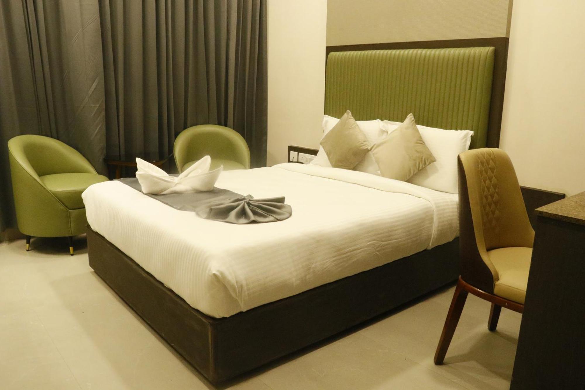 Cosmo Grande Hotel Chennai Exterior photo